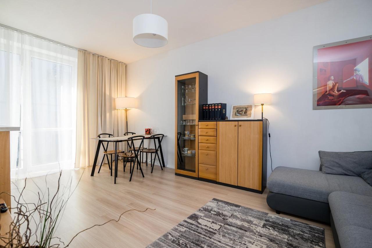 Shortstaypoland Plac Dabrowskiego B140 Варшава Экстерьер фото